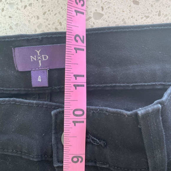 NYDJ Black Cotton Bermuda Shorts | Size: 4 - Picture 8 of 15